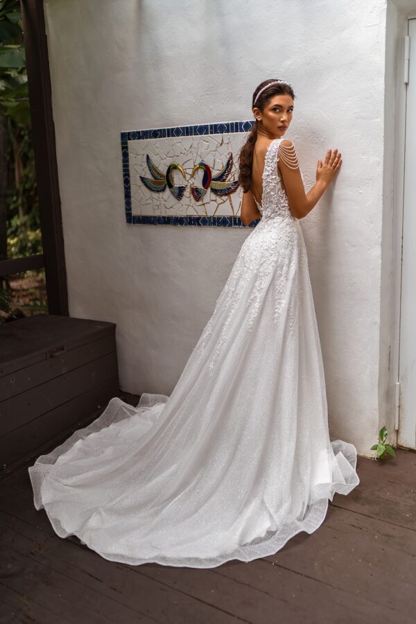 Maestría en Vestidos de Lujo - Image 6